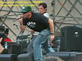 rockinidro20050902_pennywise_07.jpg